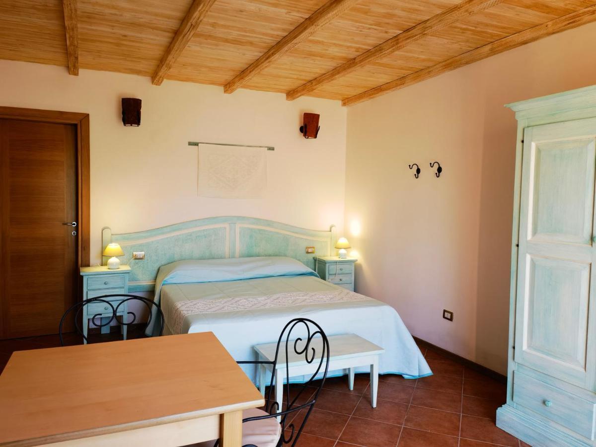 La Corte Degli Ulivi - Albergo Rurale Tresnuraghes Exteriér fotografie